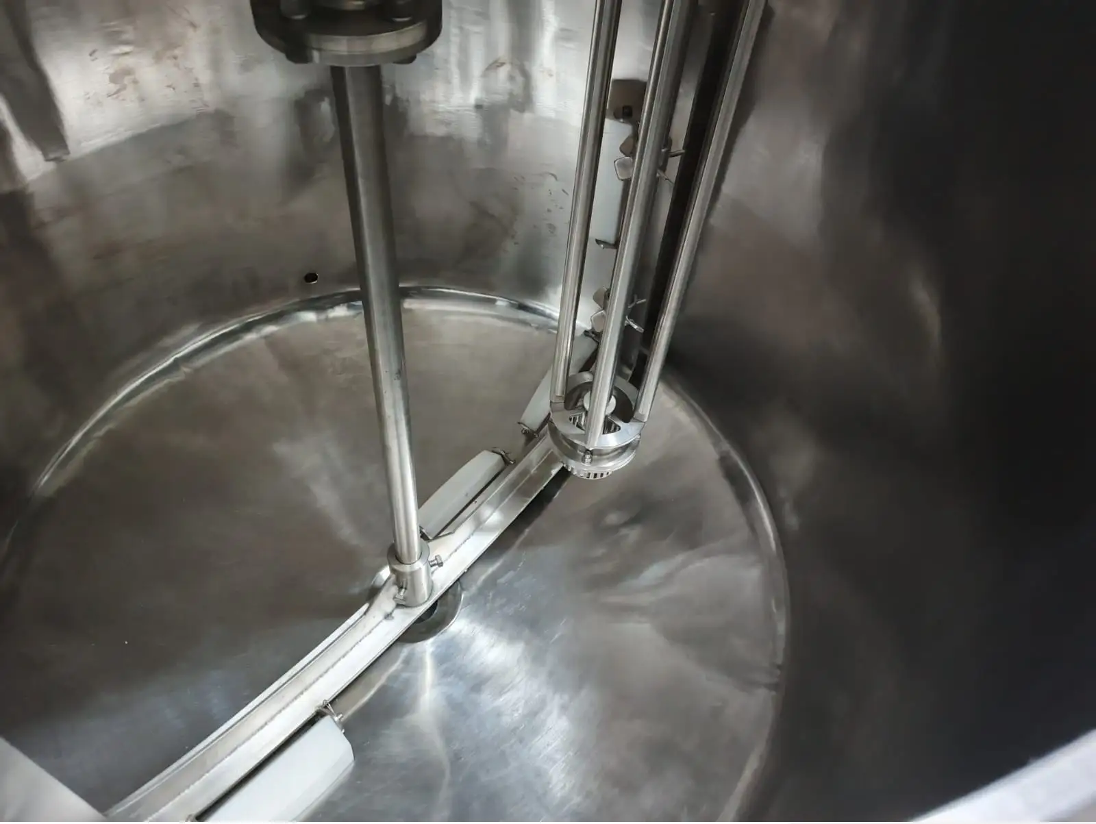 Tanque de mezcla con doble sistema de agitacion